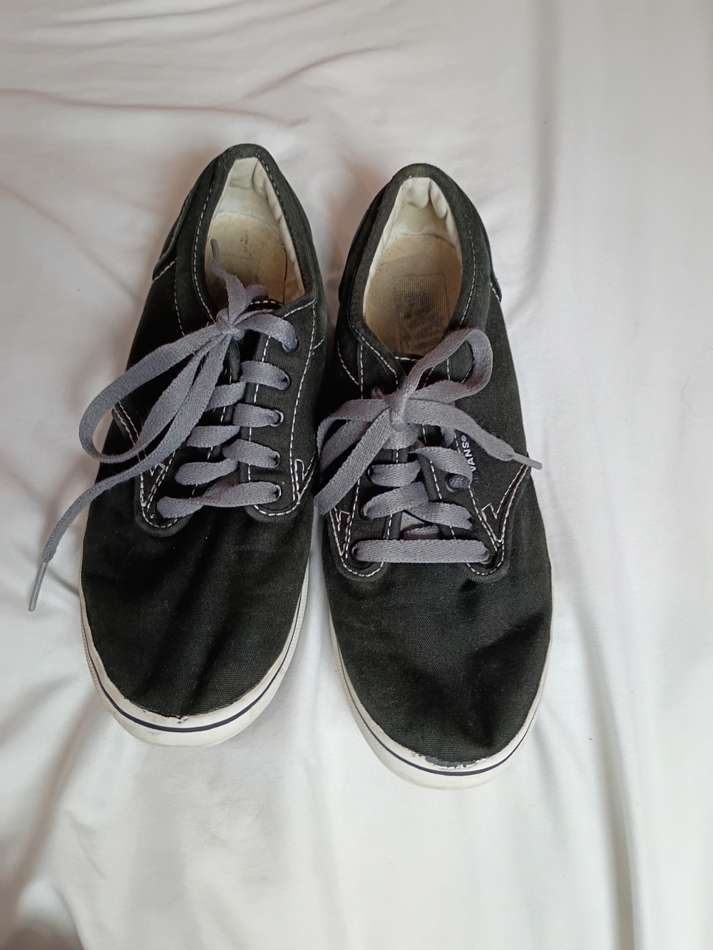 Vans Black Canvas Low-Top Sneakers with Gray Laces Women's Size 8